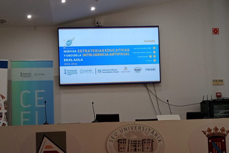 La Nucía reúne a docentes para explorar nuevas estrategias educativas y el uso de la IA en el aula